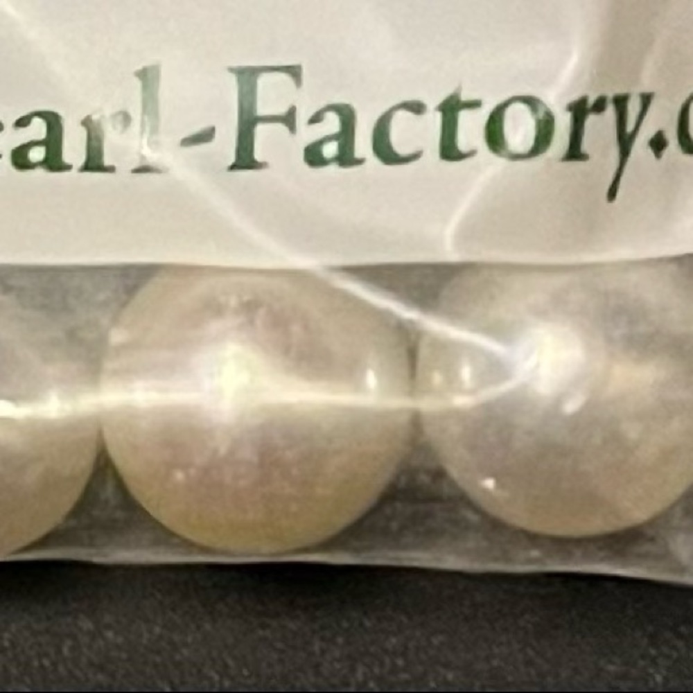 Loose pearls